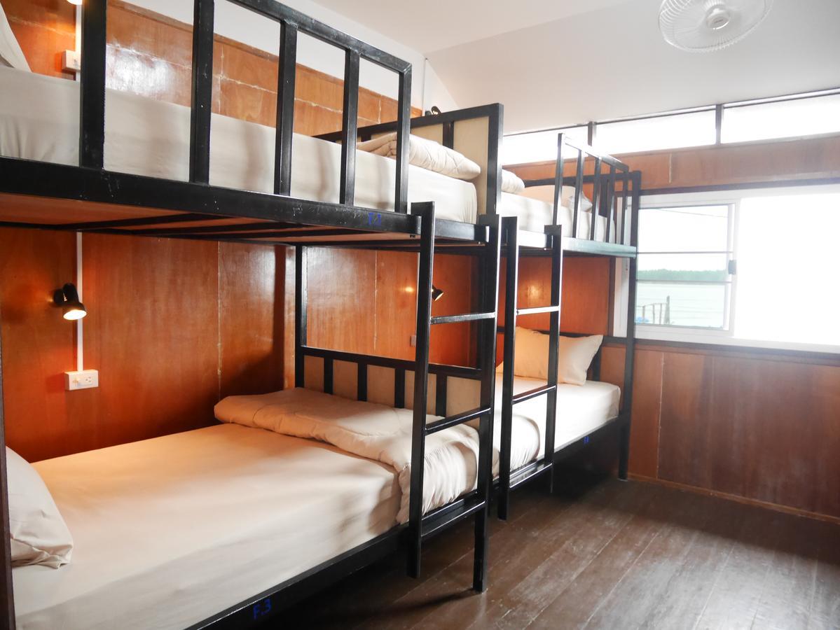 At Pier Hostel Lanta Koh Lanta Bagian luar foto