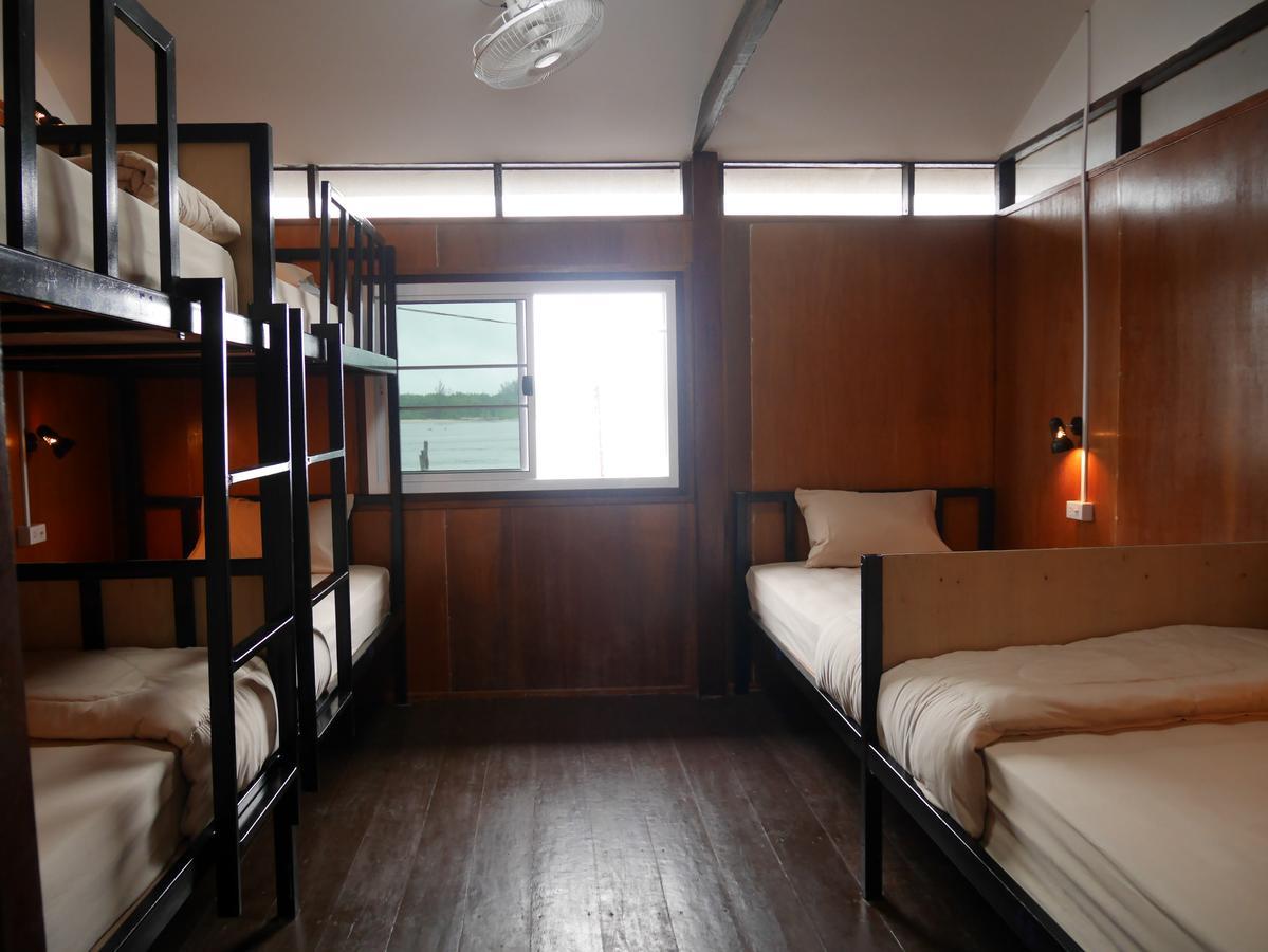 At Pier Hostel Lanta Koh Lanta Bagian luar foto