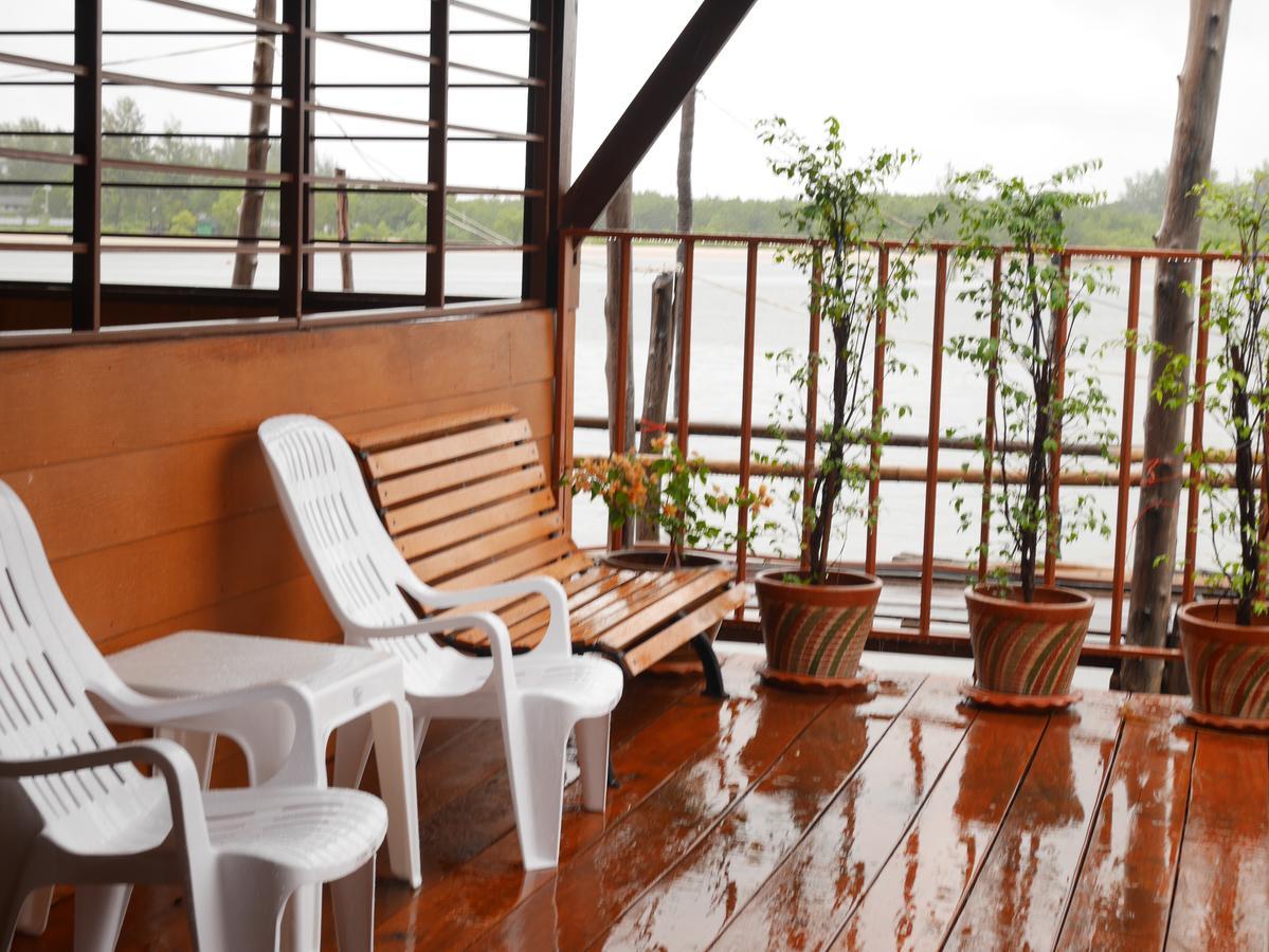At Pier Hostel Lanta Koh Lanta Bagian luar foto