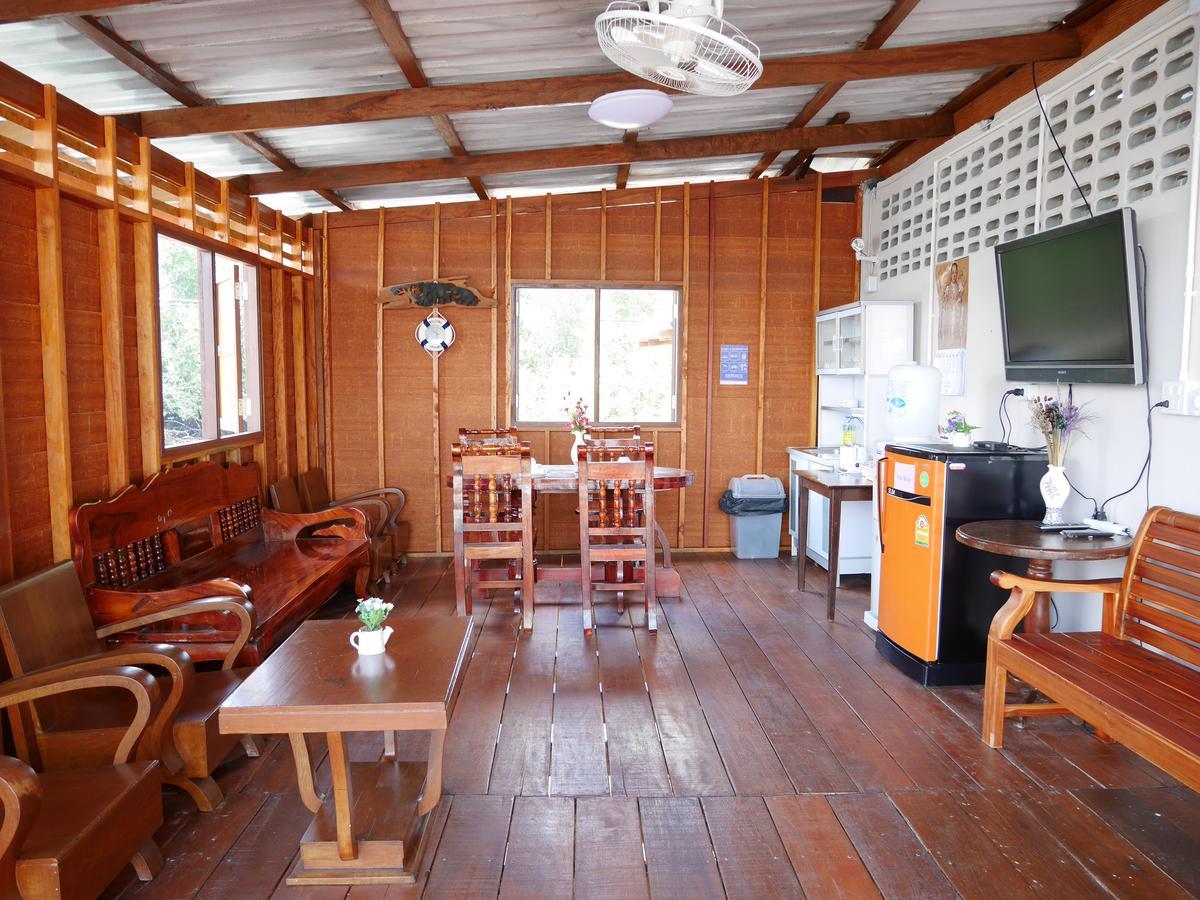 At Pier Hostel Lanta Koh Lanta Bagian luar foto